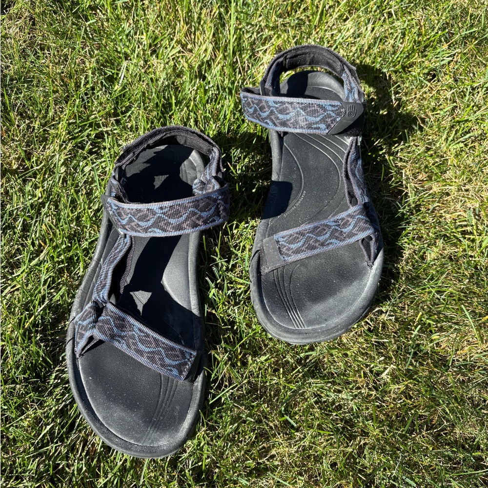 Teva Black and Gray Patterned Sandals